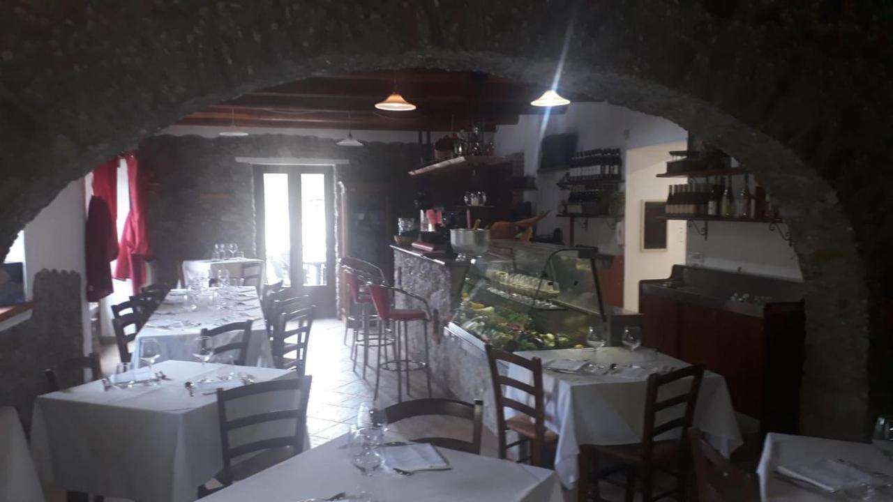 Taverna Del Dolmen Millesimo Eksteriør bilde