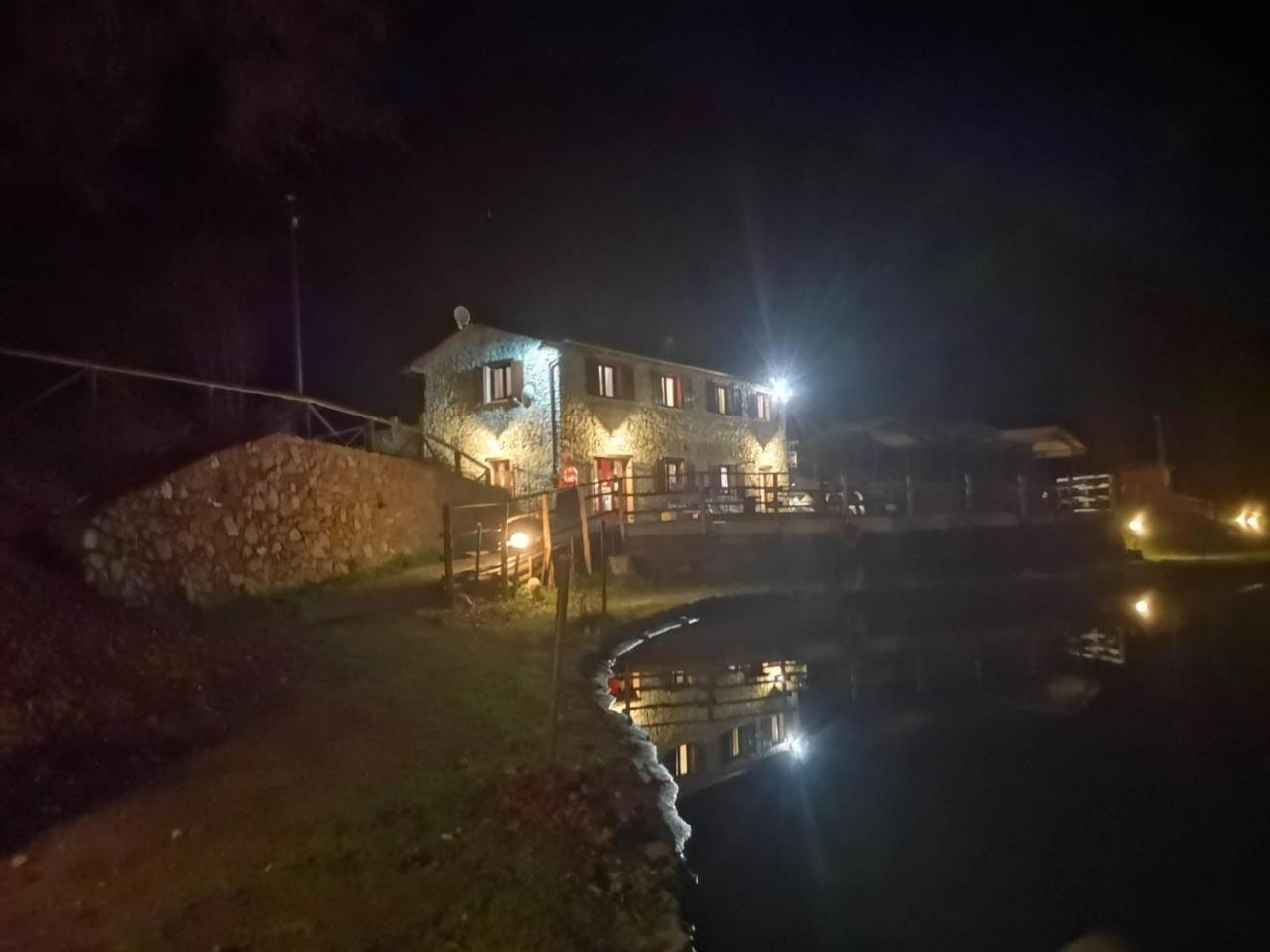 Taverna Del Dolmen Millesimo Eksteriør bilde